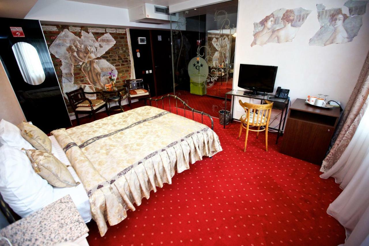 Grand Pier Boutique Luxury King And Queen Deluxe Rooms, With Free Welcome Breakfast For All Stays Up To 4 Nights Bukarest Exteriör bild