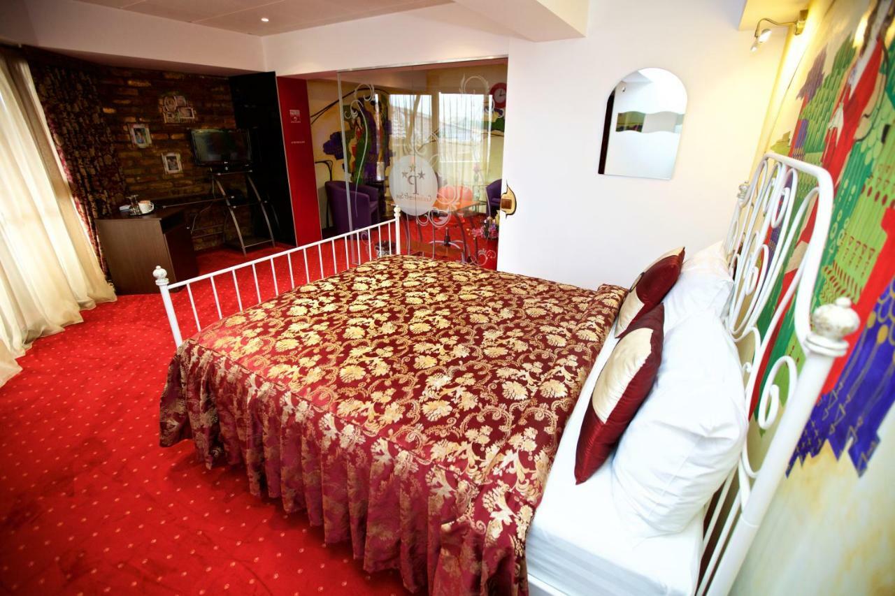 Grand Pier Boutique Luxury King And Queen Deluxe Rooms, With Free Welcome Breakfast For All Stays Up To 4 Nights Bukarest Exteriör bild